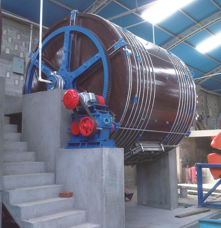 普通高臺(tái)木制轉(zhuǎn)鼓